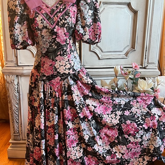 Active USA Dresses & Skirts - ❤️PRINCESS FLORAL DRESS, PUFF SLEEVES DROPPED WAIST VINTAGE 1980’s SZ 6 LIKE NEW